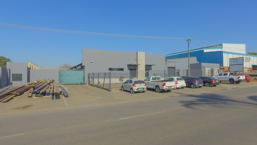 To Let commercial Property for Rent in Oos Einde North West